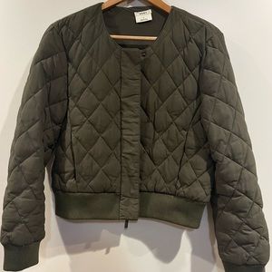 COPY - DKNY Quilted Down-Fill Crop Bomber